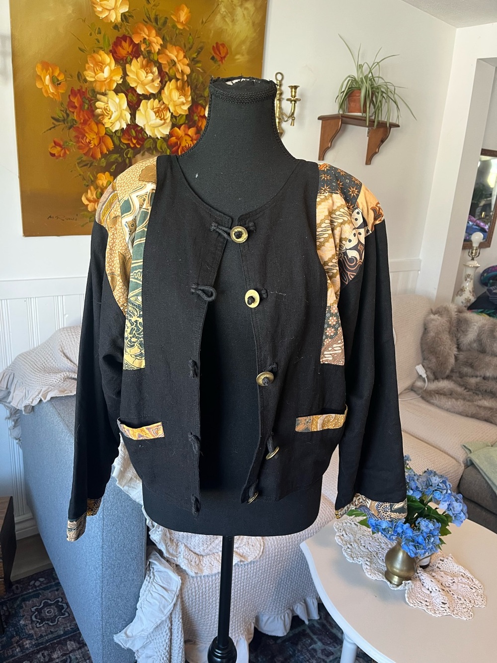 Women’s Vintage Boho Quilted Jacket Black & Gold Patterned Cropped Size L